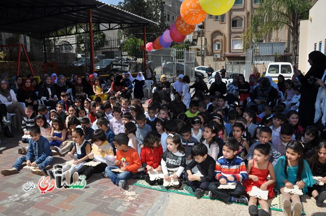 كفرقاسم – فيديو: بساتين الامل, السلام , والمحبة تحتفل بعيد الام على انغام عمو انس وجوقته ..